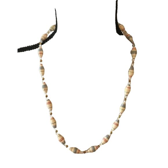 80s Vintage Lacquered Paper Swirl Beaded Necklace, Blue and Mauve - Picture 3 of 3